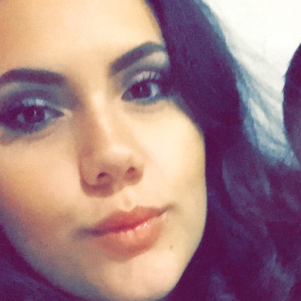 Meet your Posher, Ana